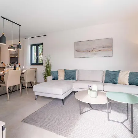 Noah - Luxurious With Private Pool * Vranje Selo