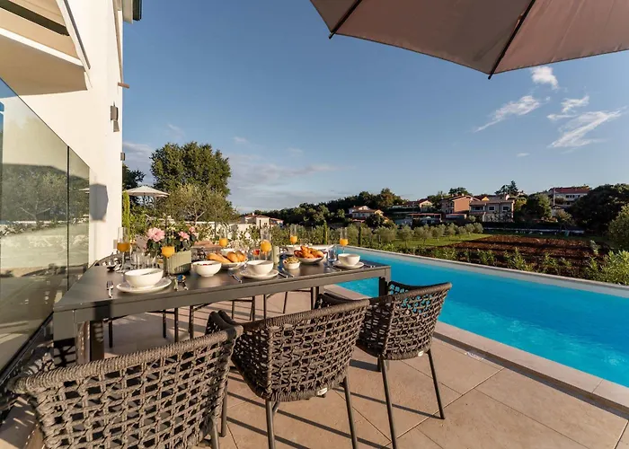 Villa Noah - Luxurious With Private Pool