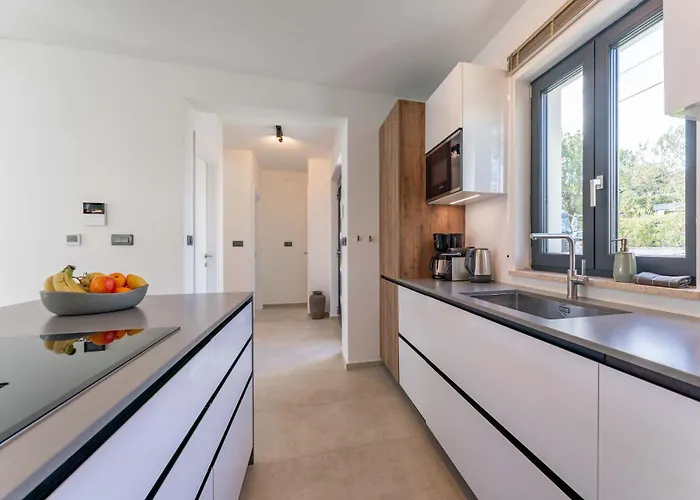 Villa Noah - Luxurious With Private Pool Vranje Selo
