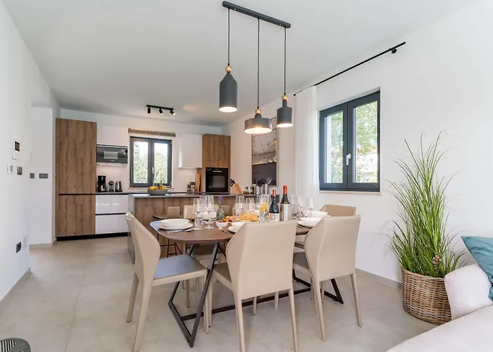 Noah - Luxurious With Private Pool Villa