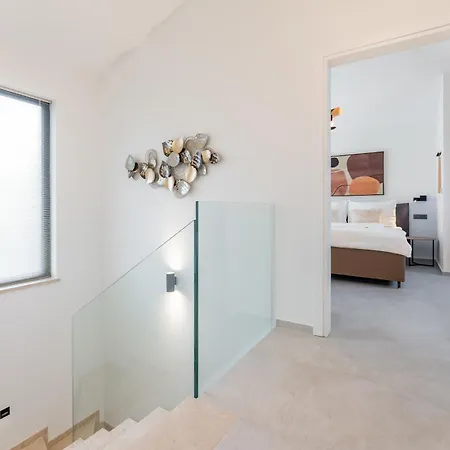 Noah - Luxurious With Private Pool Willa