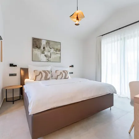 Noah - Luxurious With Private Pool Willa