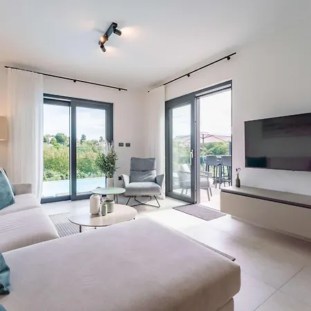 Noah - Luxurious With Private Pool * Vranje Selo