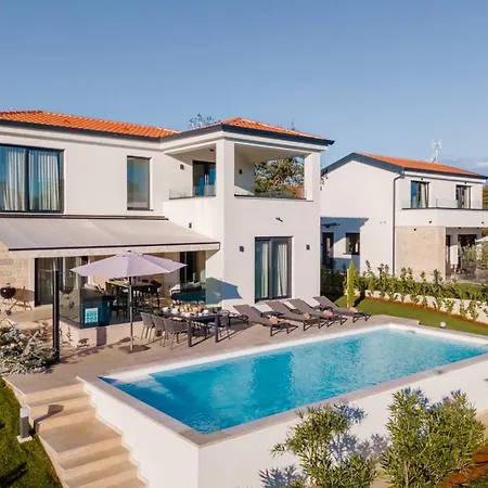 Noah - Luxurious With Private Pool Vila