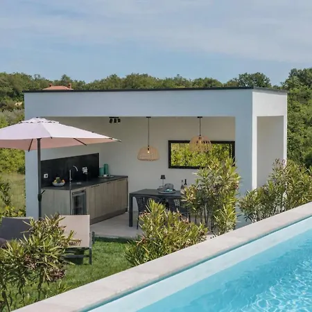 Villa Noah - Luxurious With Private Pool Vranje Selo