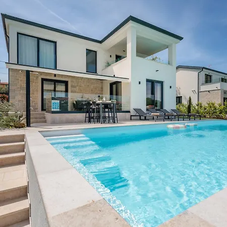Willa Noah - Luxurious With Private Pool Vranje Selo