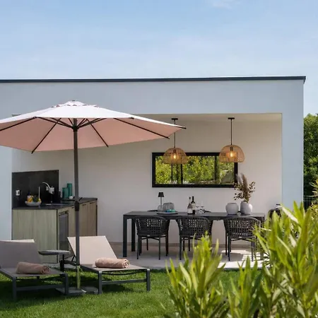 Noah - Luxurious With Private Pool