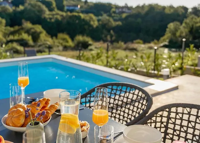 Noah - Luxurious With Private Pool