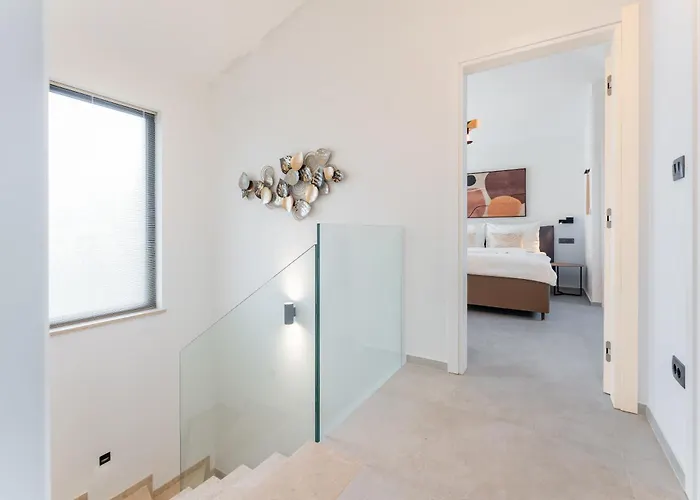 Noah - Luxurious With Private Pool Vila