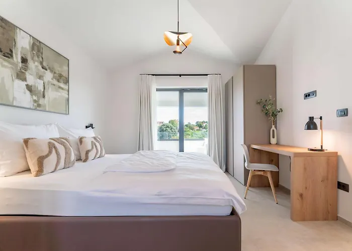 Noah - Luxurious With Private Pool