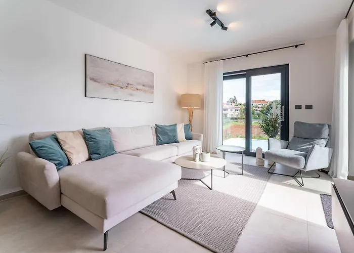 Noah - Luxurious With Private Pool Vila