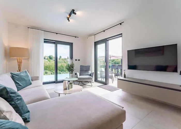 Noah - Luxurious With Private Pool * Vranje Selo