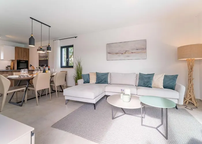 Noah - Luxurious With Private Pool * Vranje Selo