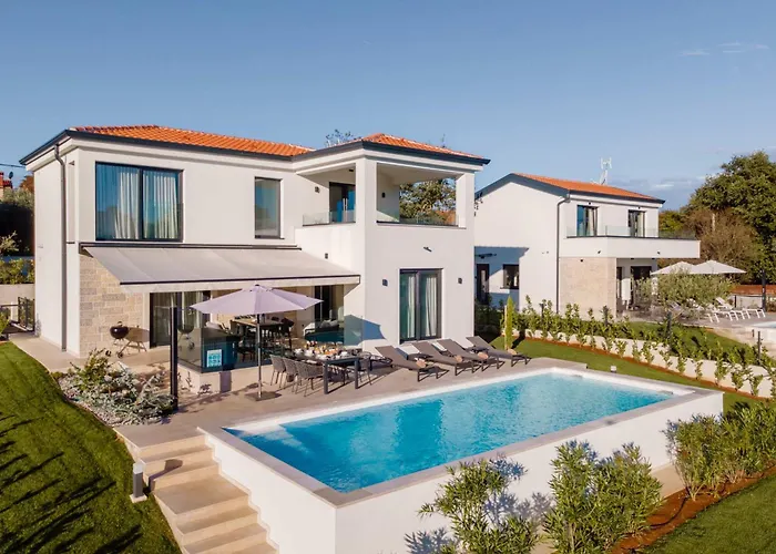 Noah - Luxurious With Private Pool Vila