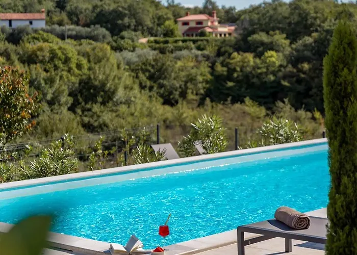 Noah - Luxurious With Private Pool